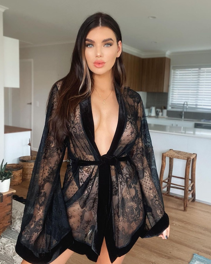 Nicole Thorne