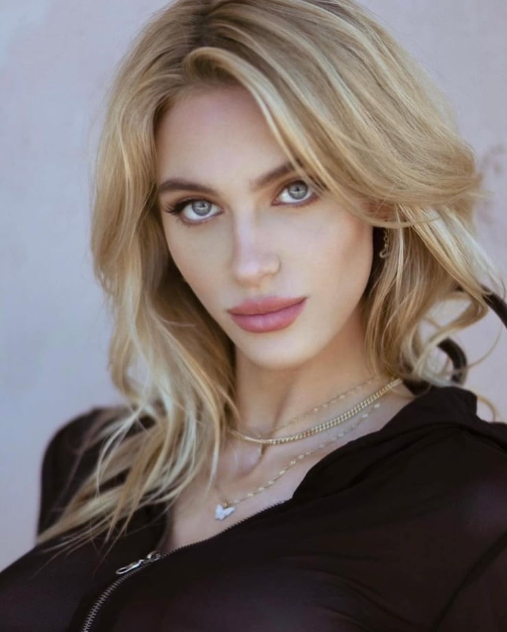 Emma Davies. Emma Davies.