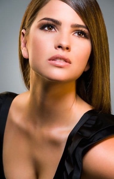 Shelley Hennig Shelley Hennig