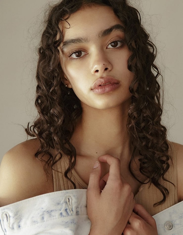 Aine Noelle Aine Noelle