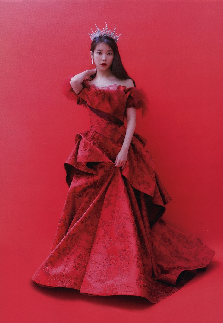 IU