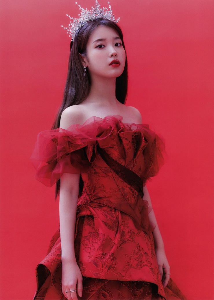 IU