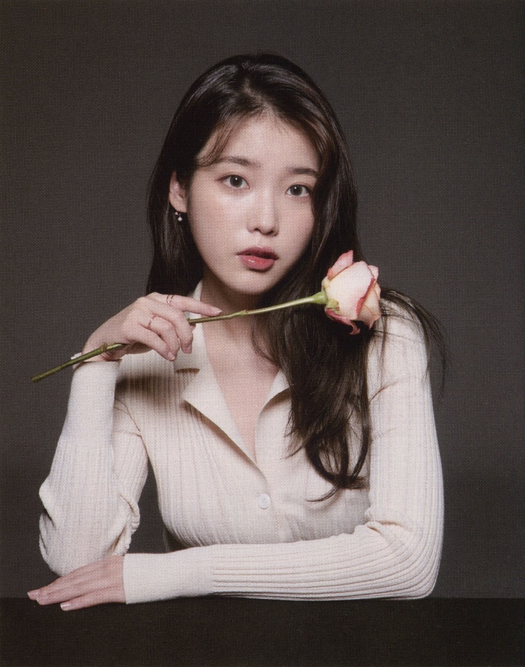 IU