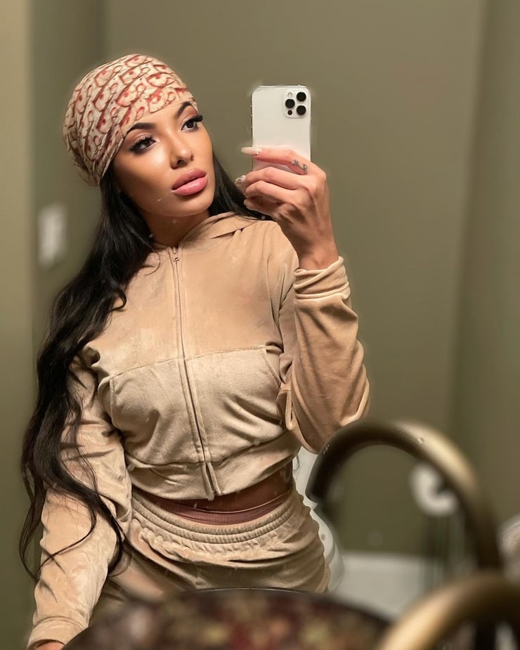 Picture of Stephanie Santiago