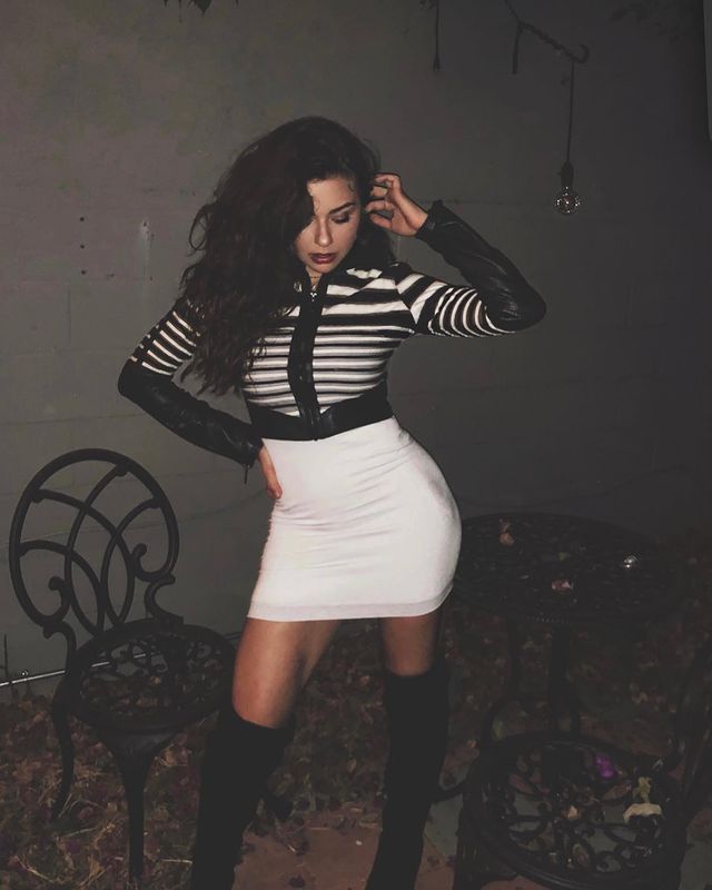 Victoria Konefal Victoria Konefal