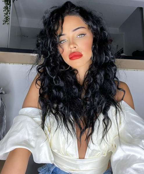 Nisrina Sbia