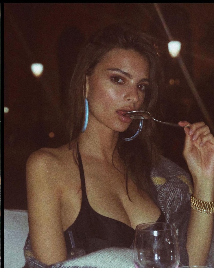 Emily Ratajkowski Emily Ratajkowski