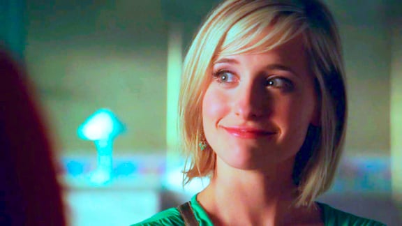 http://iv1.lisimg.com/image/2247234/576full-allison-mack.jpg