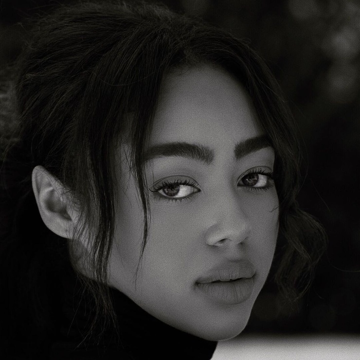 Bella Harris