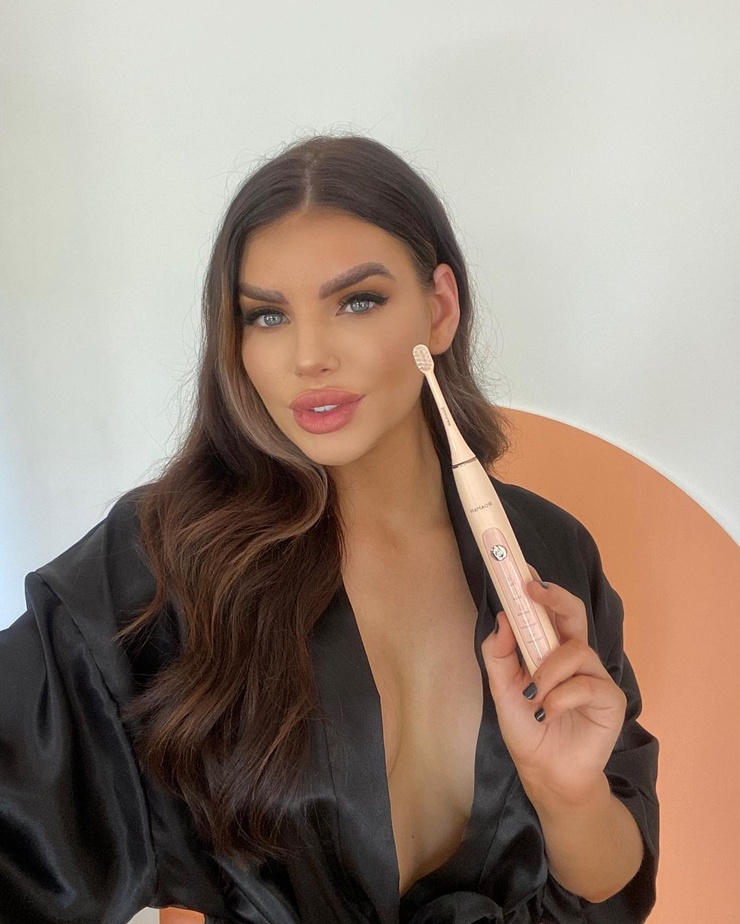 Nicole Thorne