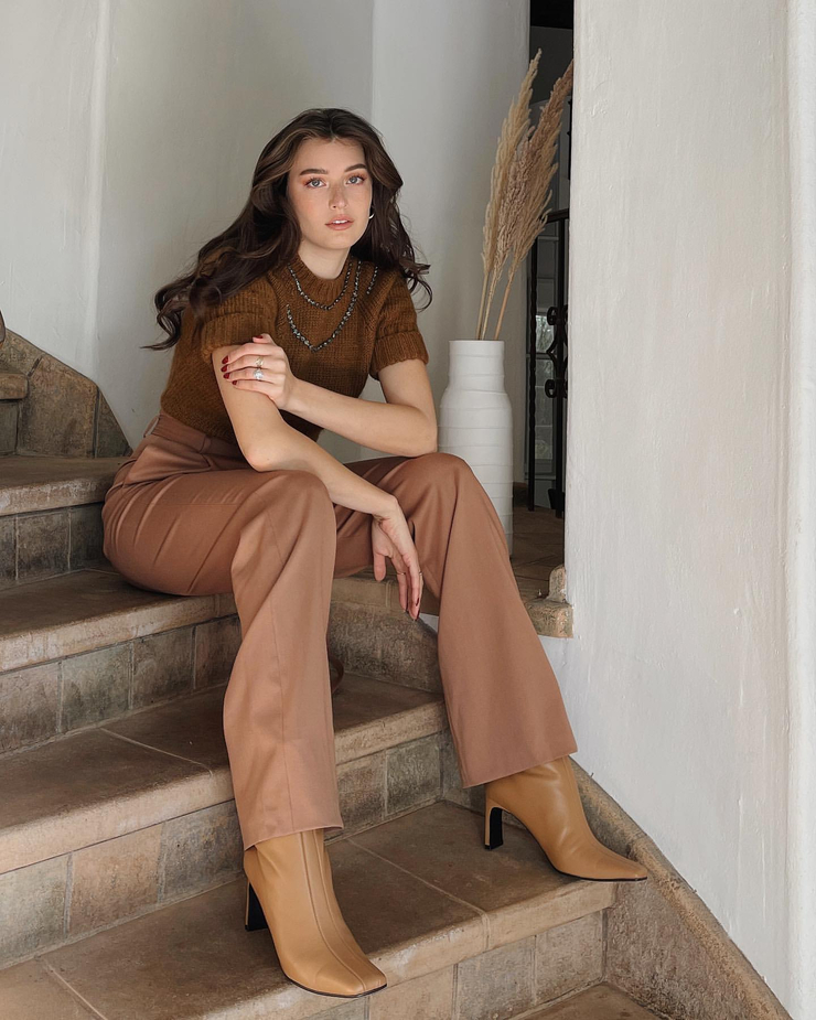 Jessica Clements Jessica Clements