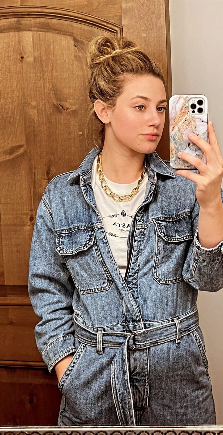 Lili Reinhart