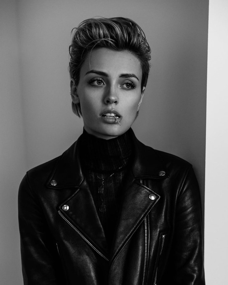 Wallis Day Wallis Day