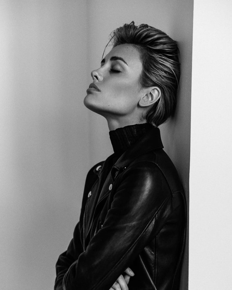 Wallis Day Wallis Day