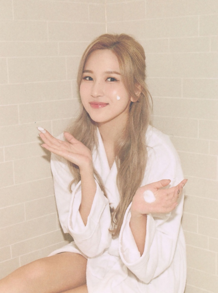 Myoui Mina