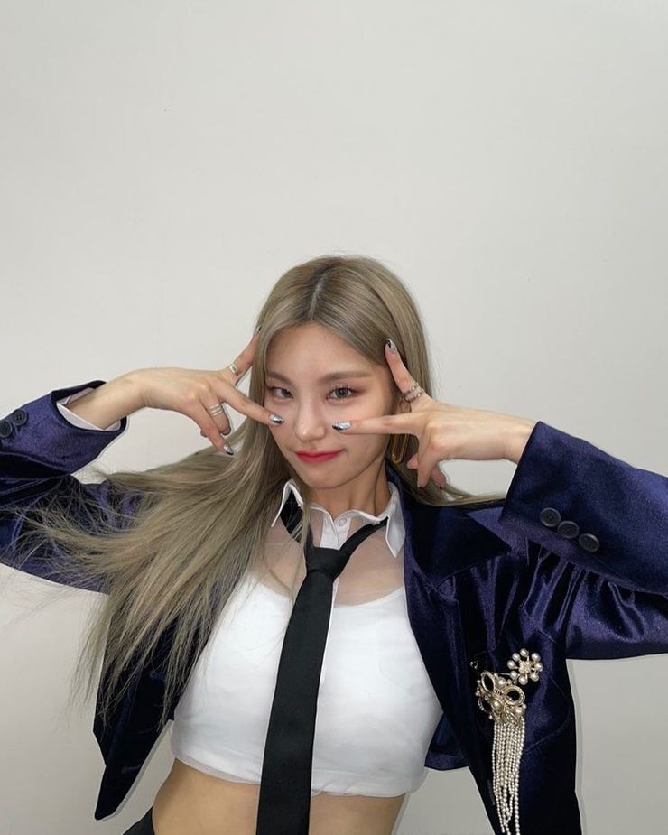 picture hwang yeji picture hwang yeji