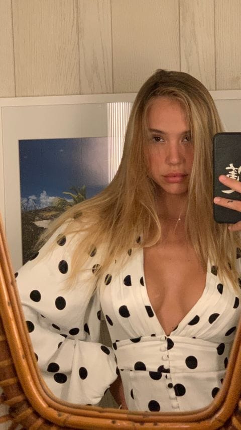 Alexis Ren