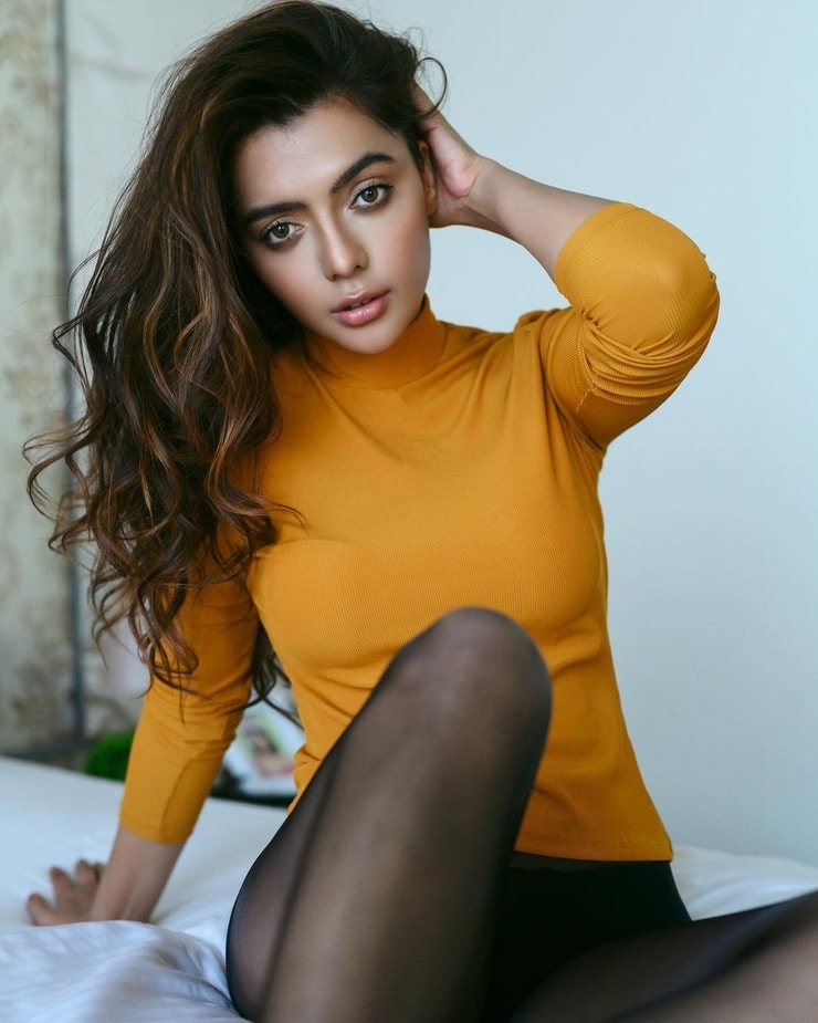 Ruhi Singh Ruhi Singh