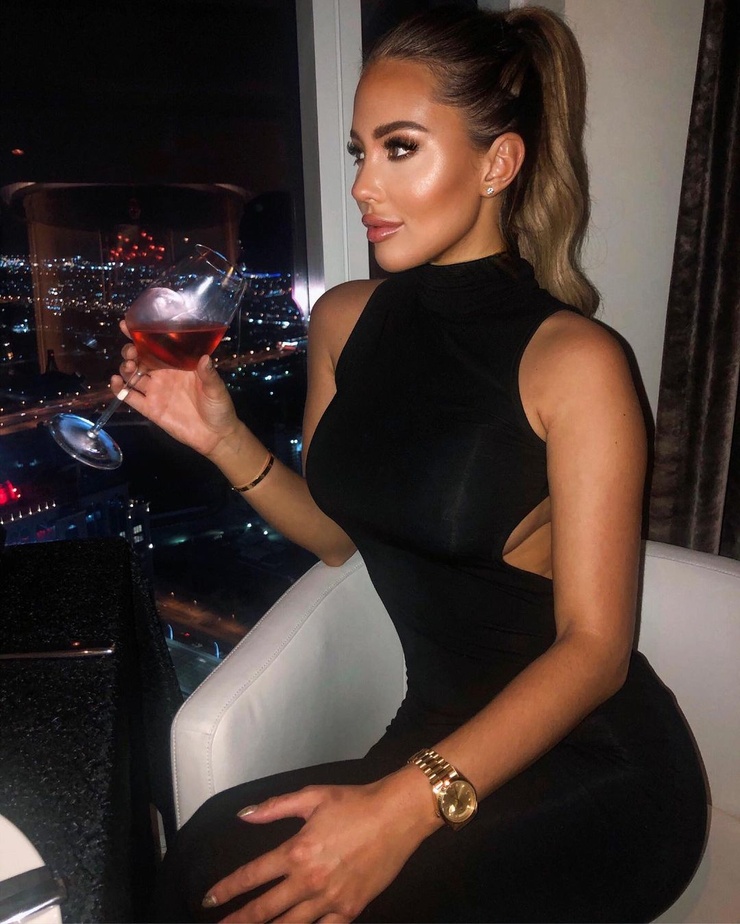 Yazmin Oukhellou