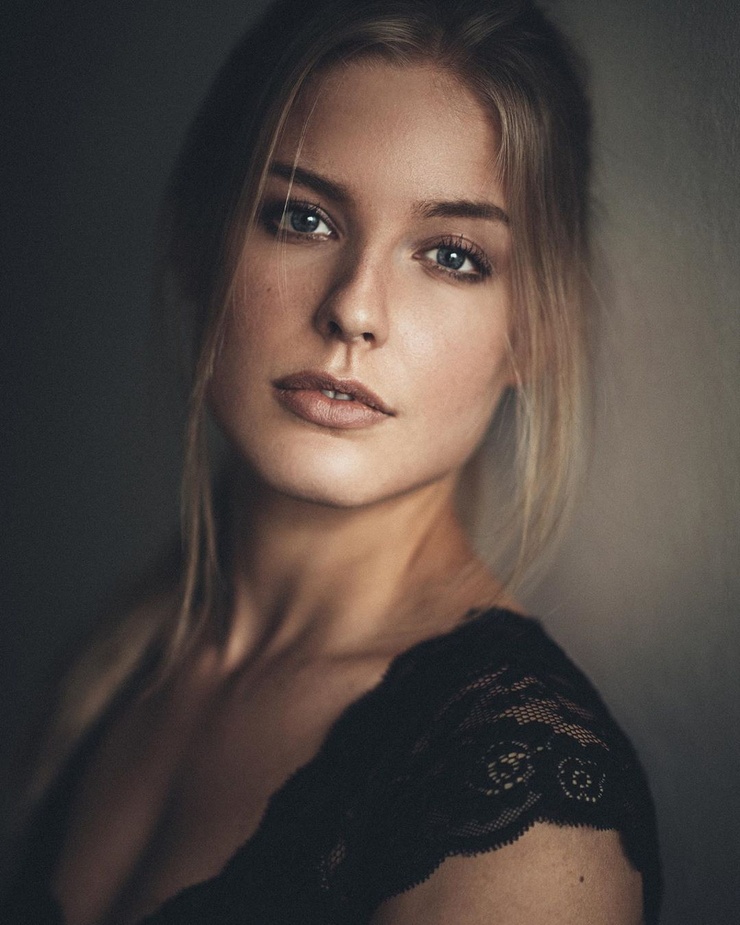 Alisia Ludwig Alisia Ludwig