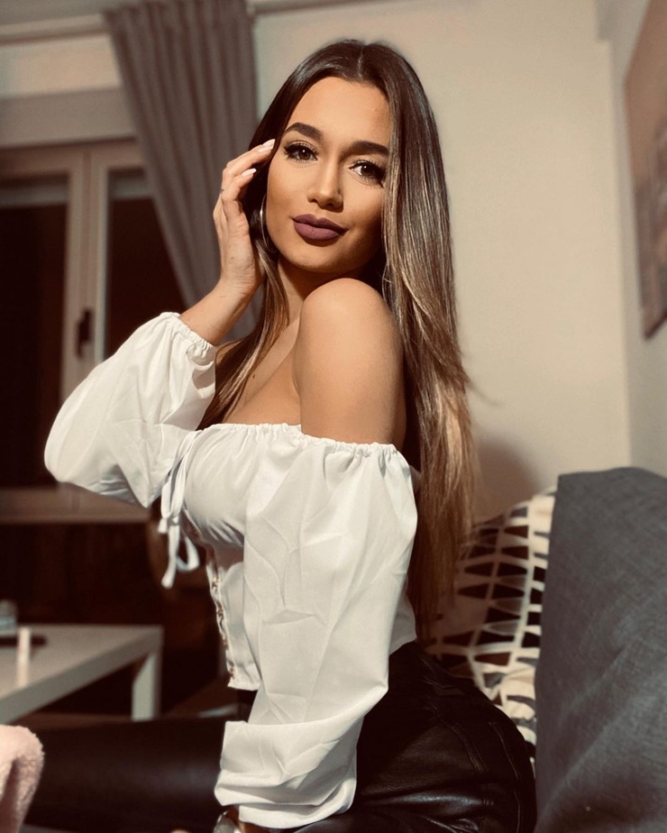 Cintya Roldan Cintya Roldan
