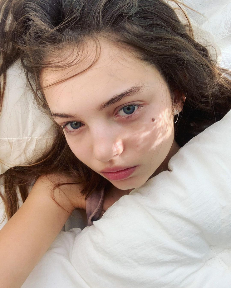 ANNA VIVCHAR ANNA VIVCHAR