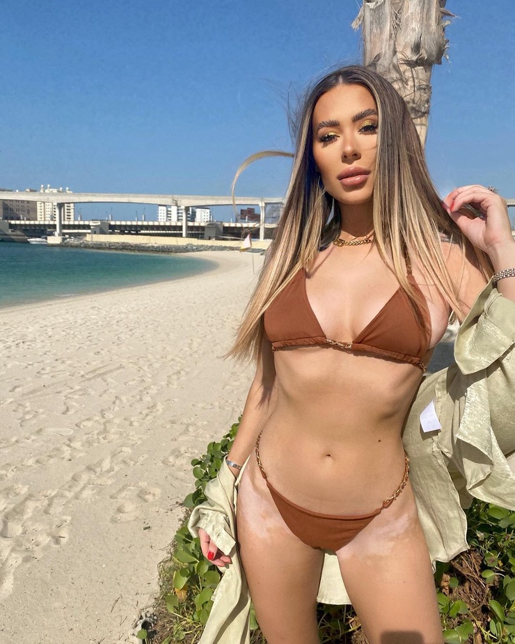 Demi Sims