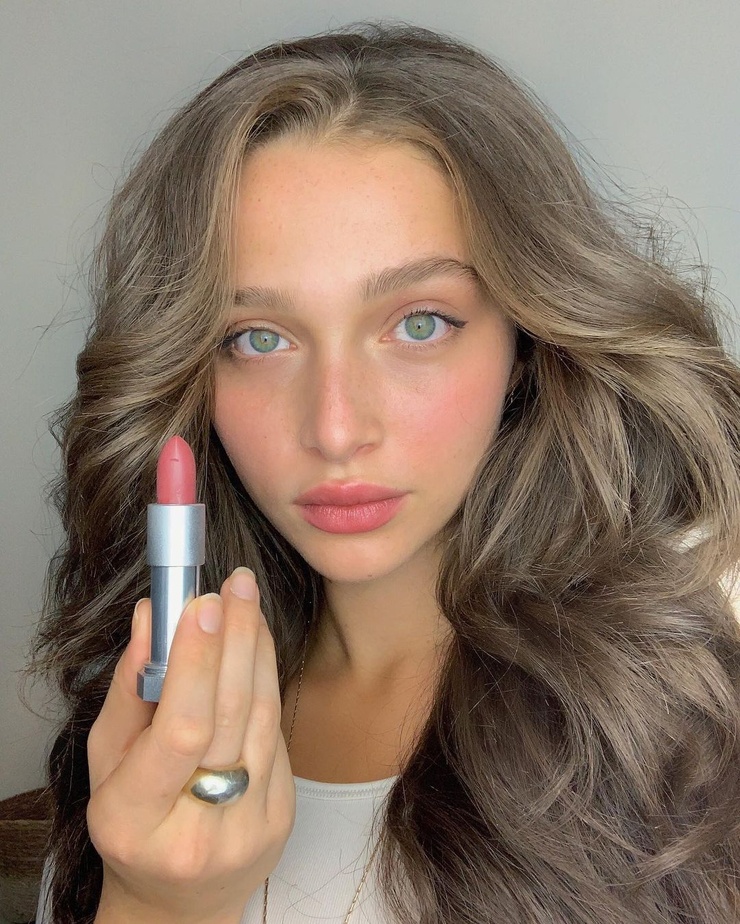 Talia Wallis Talia Wallis