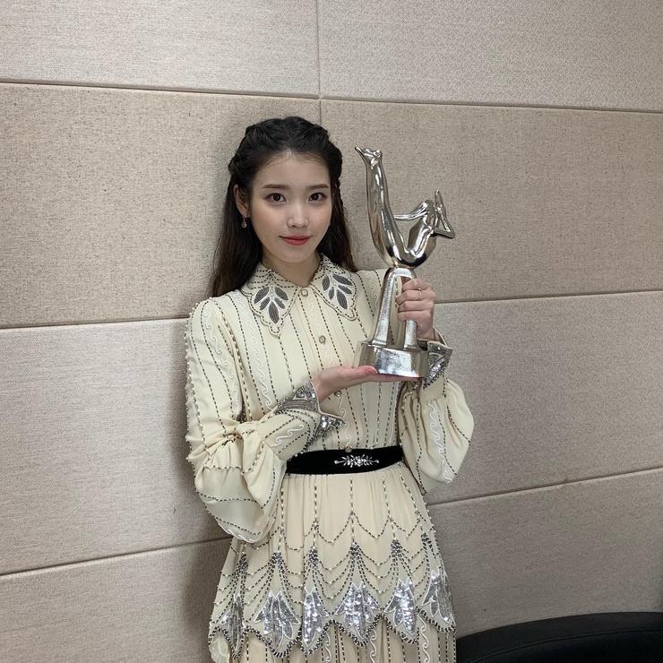 IU