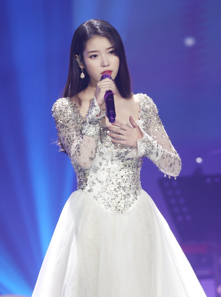 IU