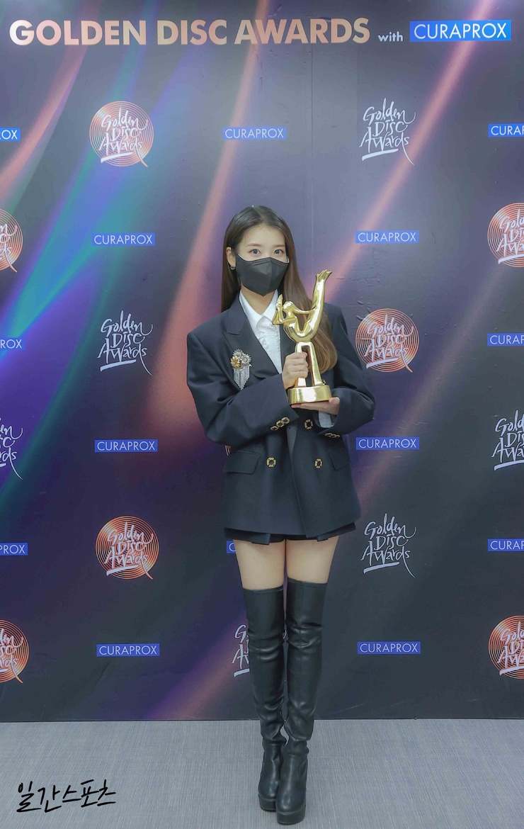 IU