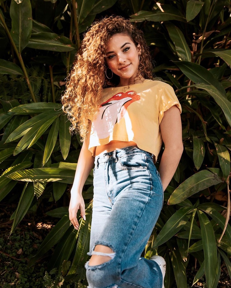 Sofie Dossi