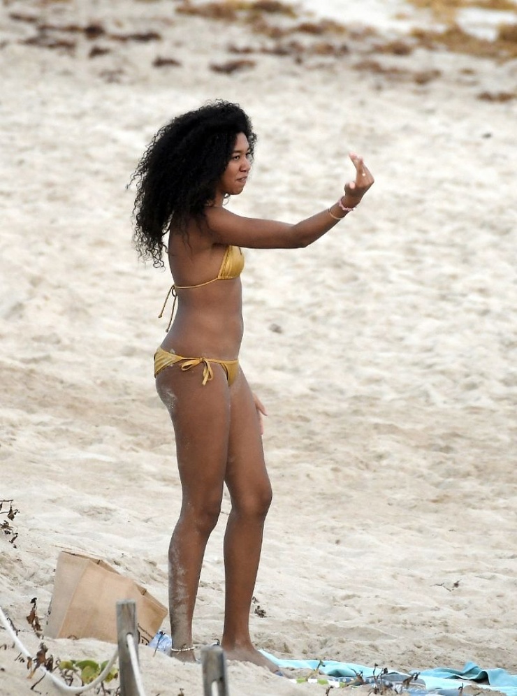 Aoki Lee Simmons