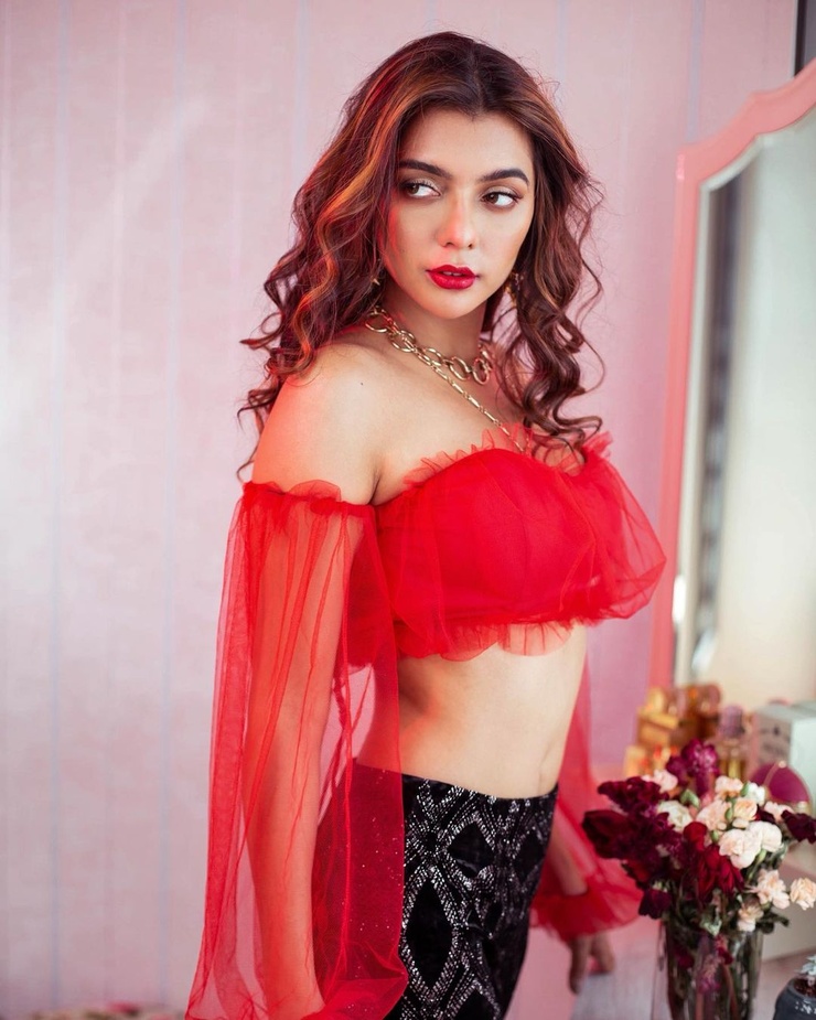 Ruhi Singh