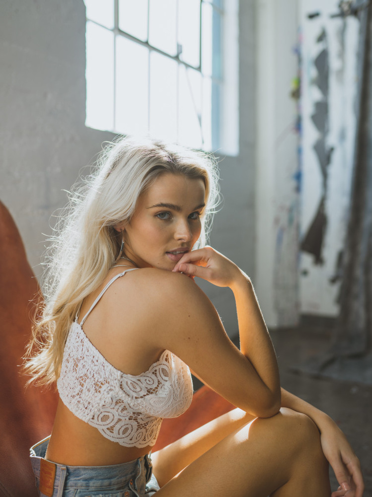 Jae Alexandra Jae Alexandra