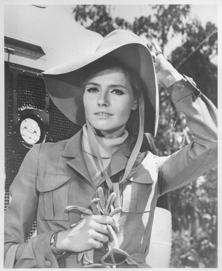 Eva Renzi