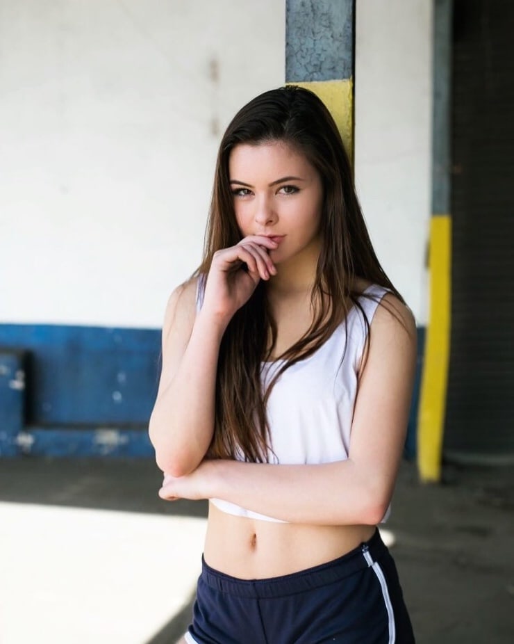 Lauren Gibson aka llaurengibson