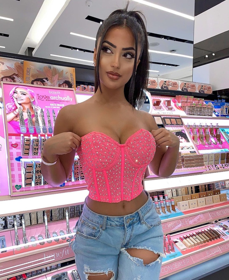 Aneeqa Farid Aneeqa Farid