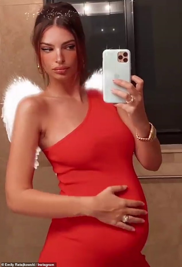 Emily Ratajkowski