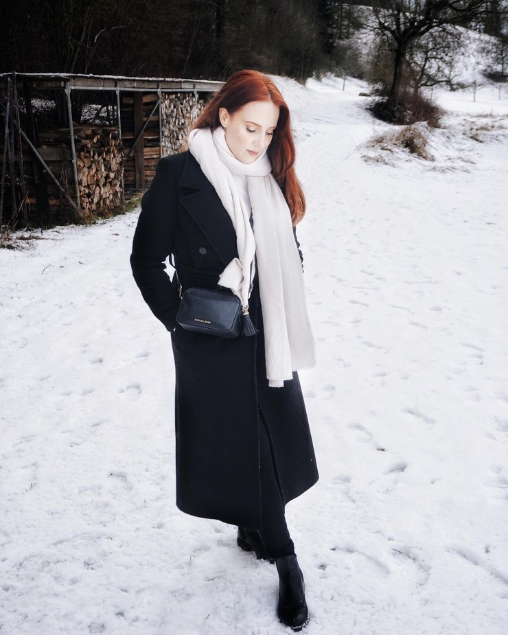 Simone Simons