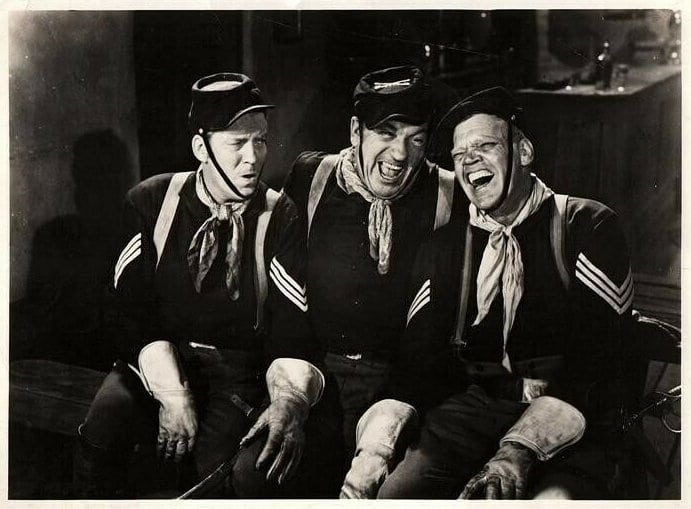 She Wore a Yellow Ribbon (1949) She Wore a Yellow Ribbon (1949)