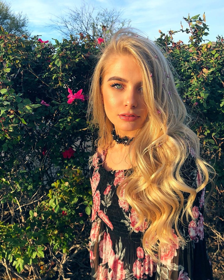 Demi Burnett Demi Burnett