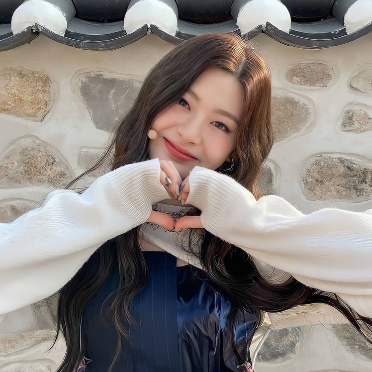 Seeun (STAYC)