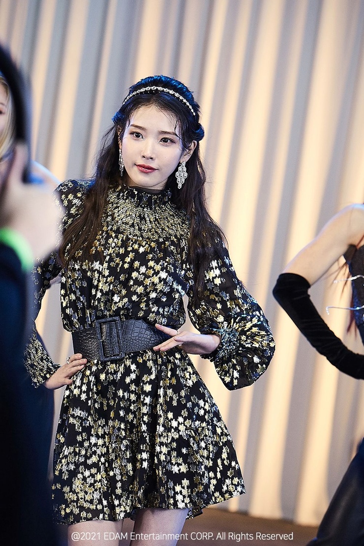 IU