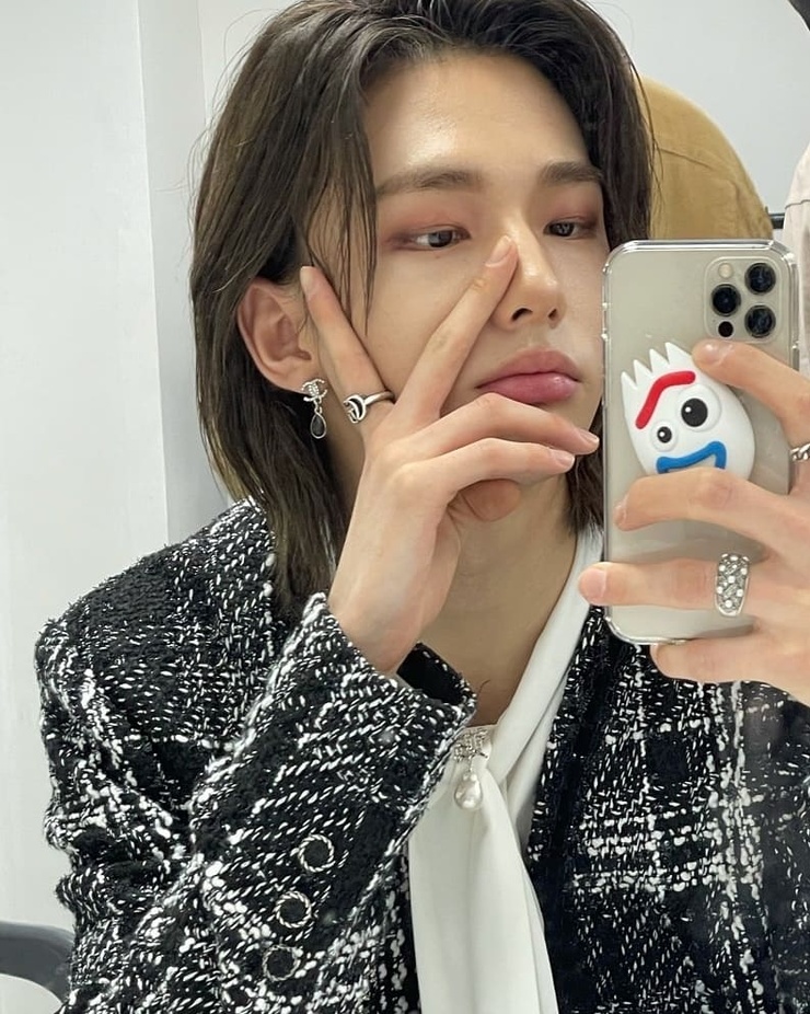 Hyun-Jin Hwang Hyun-Jin Hwang