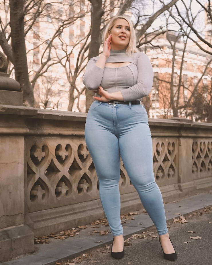 Sophie Turner (Plus Size)