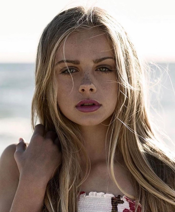 India Woollard India Woollard