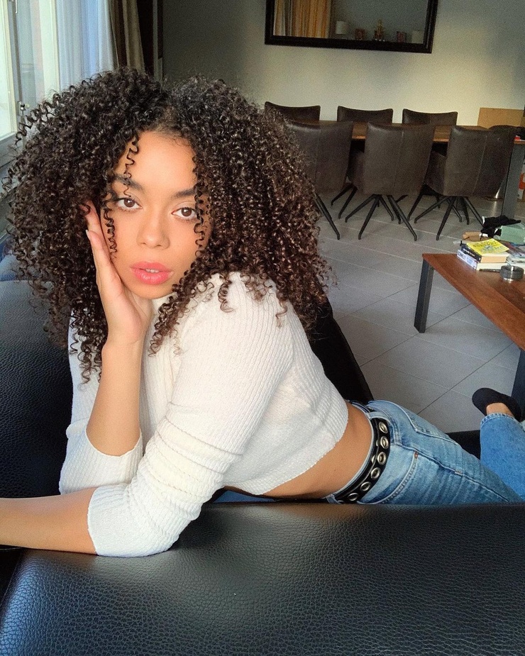 Charis van den Velde