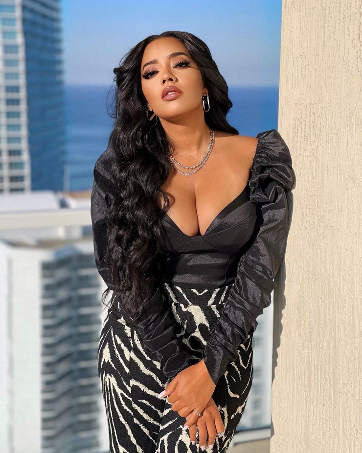 Angela Simmons