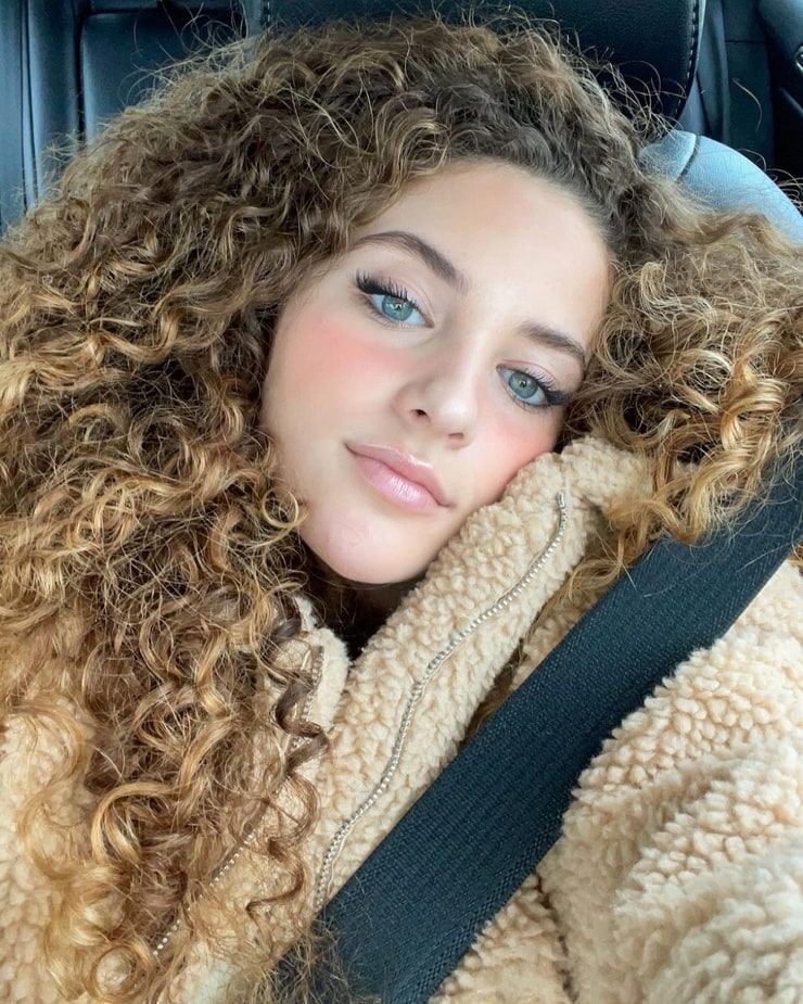 Sofie Dossi